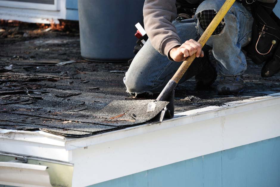 Common Emergency Roof Issues and Solutions